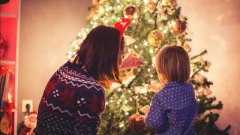 Il Natale delle famiglie monogenitoriali o allargate, cinque consigli per viverlo al meglio