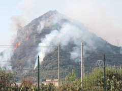 Salerno. incendio San Mango Piemonte