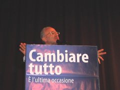 Benevento - L'intervento di Vincenzo De Luca al Calandra
