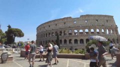 Turisti al Colosseo (Roma)