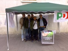 Il gazebo del Partito Democratico al Corso Garibaldi