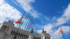 Roma, 2 giugno: il passaggio delle Frecce Tricolori