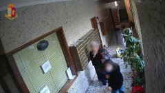 Milano. Rapine violente agli anziani riprese dalle telecamere