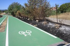 Benevento. Incendio alla pista ciclabile di Pezzapiana