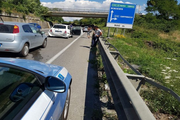 Tamponamento Lungo La Telesina, Coinvolte Due Auto - LE FOTO - Il Quaderno