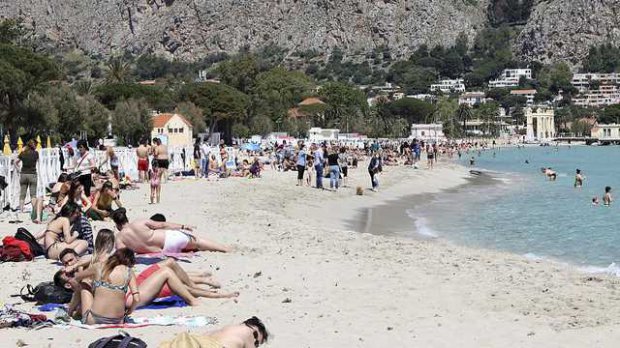 Turismo. Servizi in spiaggia